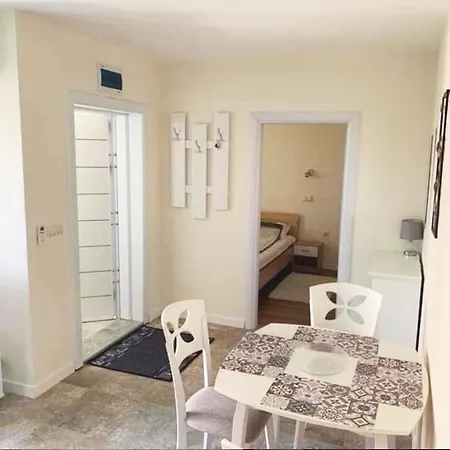 Easy Apartment